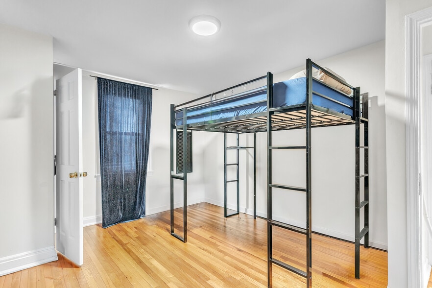 More Photos Of 478 Fabyan Pl, Newark Apartments For Sale