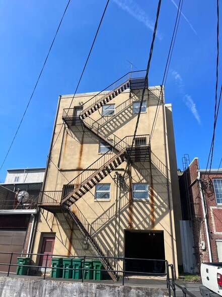 More Photos Of 210 S Centre St, Pottsville Loft Creative Space For Sale