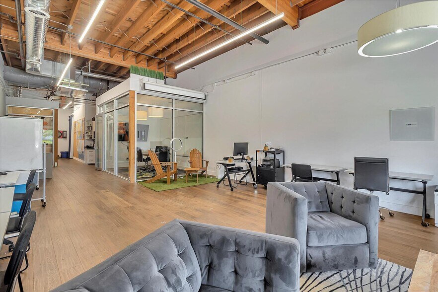 More Photos Of 335 Convention Way, Redwood City Unknown For Lease