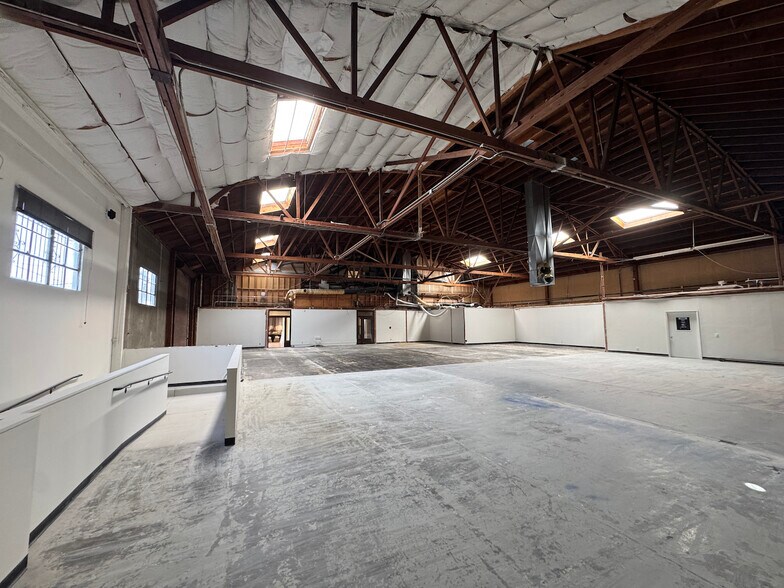 More Photos Of 2920 7th St, Berkeley Service For Lease