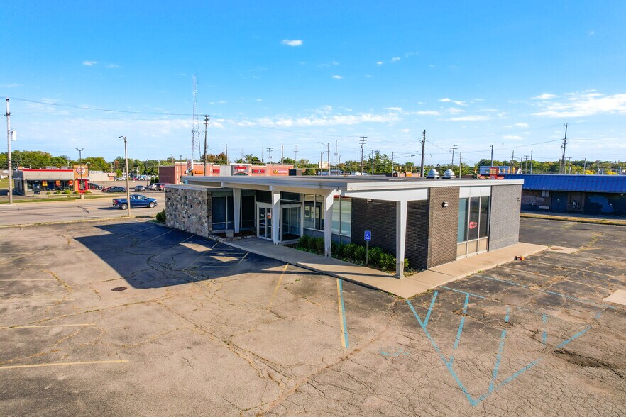 More Photos Of 3222 S Martin Luther King Jr Blvd, Lansing Unknown For Lease