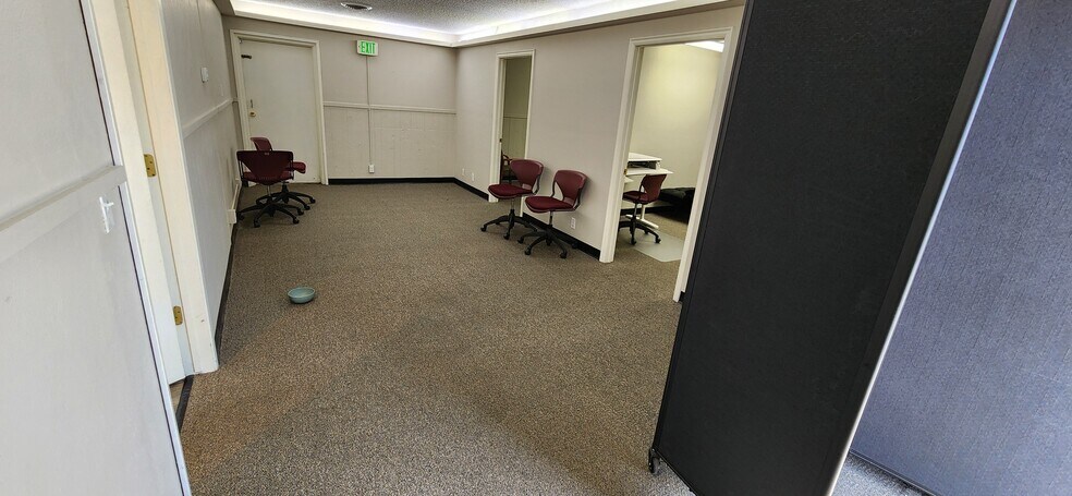 More Photos Of 324 S Meridian Rd, Meridian Storefront Retail Office For Lease