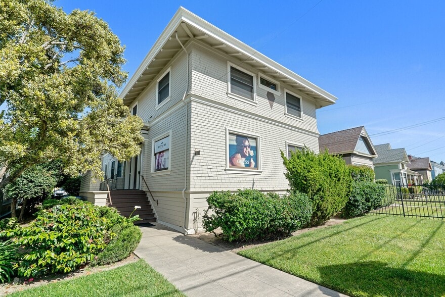 More Photos Of 217 E Lake Ave, Watsonville Office For Sale