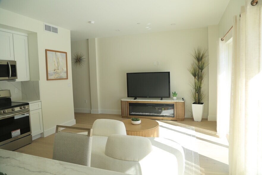 More Photos Of 1239 Forest Hill Rd, Staten Island Apartments For Sale