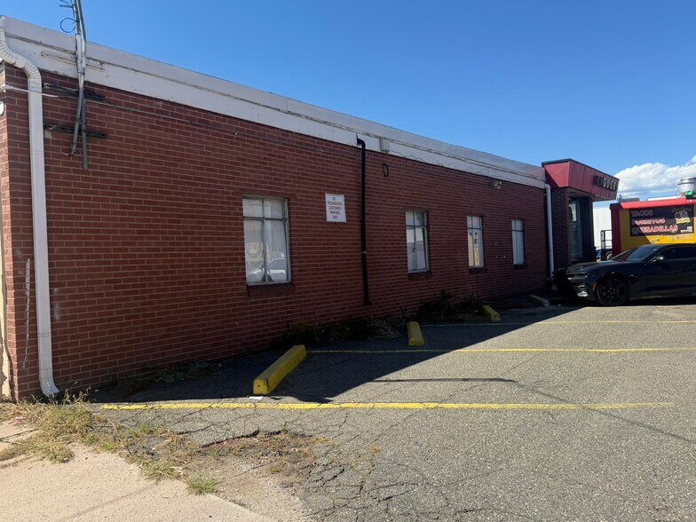 More Photos Of 1460 Carr St, Lakewood Freestanding For Lease