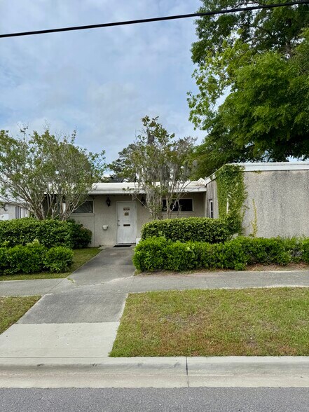 More Photos Of 812 E 66th St, Savannah Medical For Lease