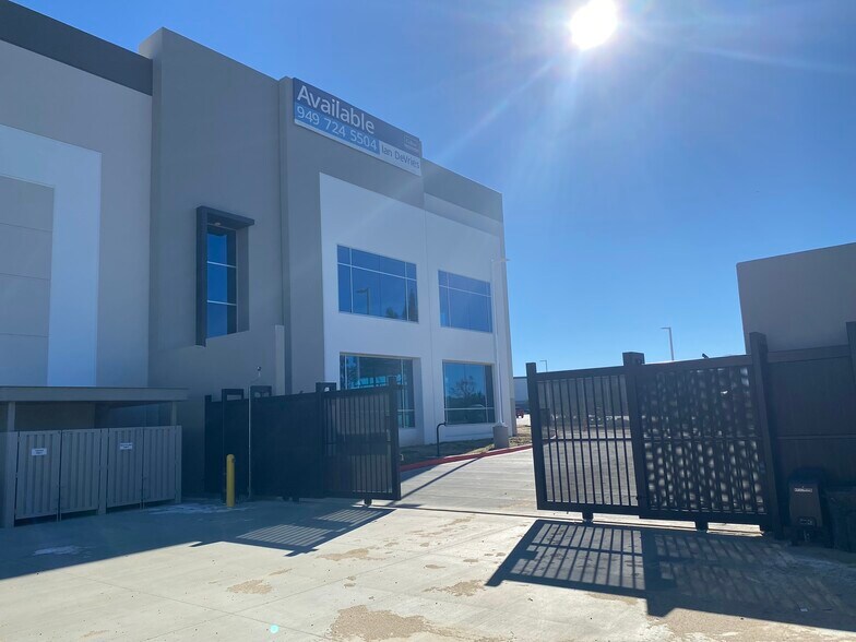 More Photos Of 2610 E Alessandro Blvd, Riverside Distribution For Lease