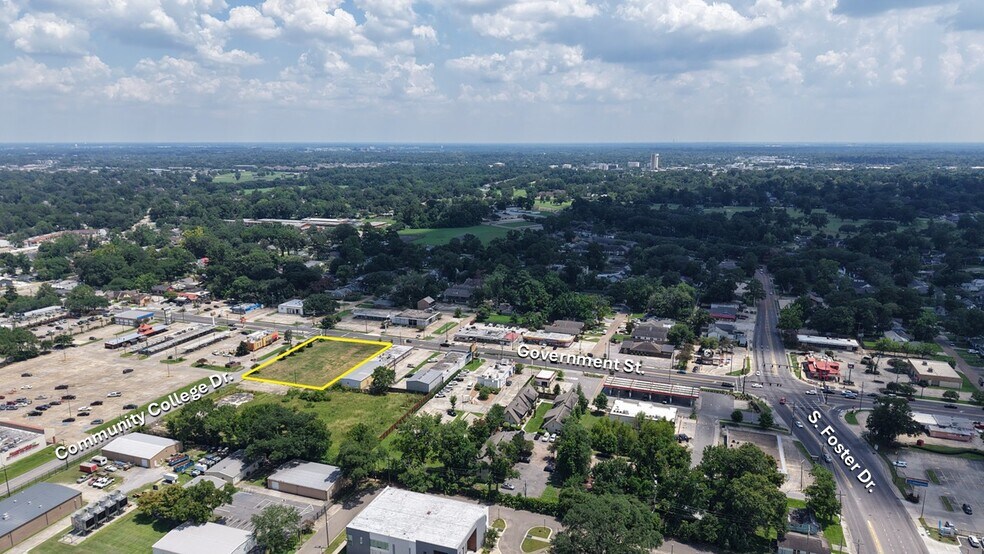 More Photos Of 5229 Government St, Baton Rouge General Retail For Lease
