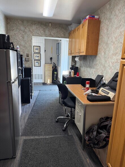 More Photos Of 1153 Baldwin Ave, Pontiac Auto Dealership For Sale