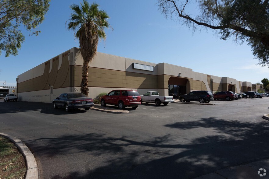 More Photos Of 3402-3418 W Flower St, Phoenix Service For Lease