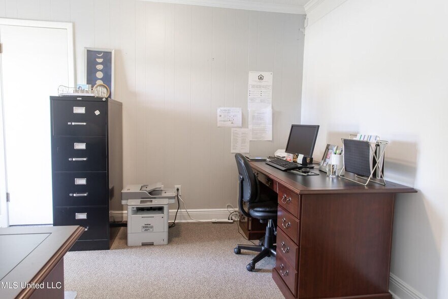 More Photos Of 1966 Popps Ferry Rd, Biloxi Office For Sale