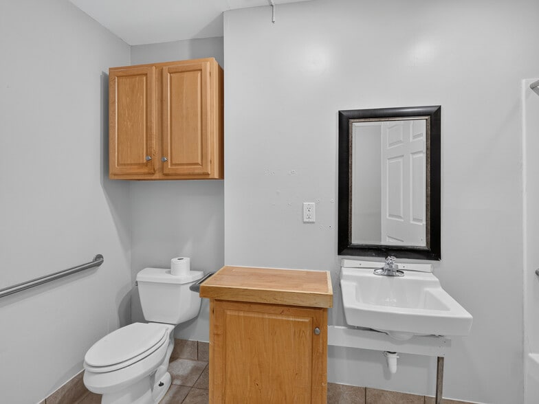 More Photos Of 200 S 4th St, Kawkawlin Assisted Living For Sale