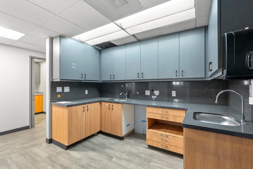 More Photos Of 2480 Mission St, San Francisco Medical For Lease