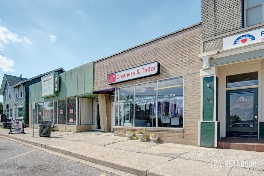 More Photos Of 121 E Walled Lake Dr, Walled Lake Storefront Retail Office For Sale