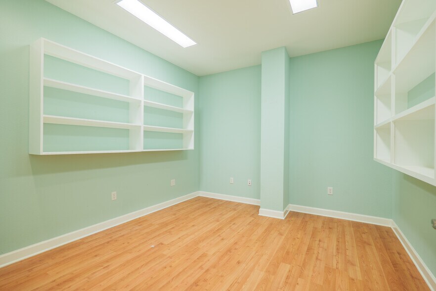 More Photos Of 450 W Highway 64, Lakeland Warehouse For Lease