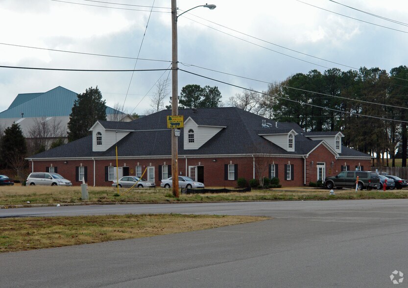 More Photos Of 8245 Cordova Rd, Cordova Medical For Lease