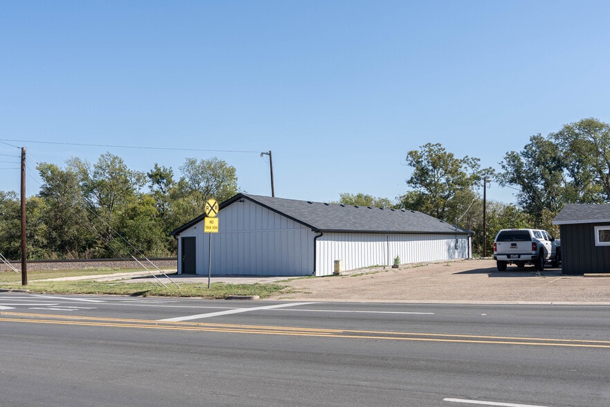 More Photos Of 603-605 S Martin Luther King Blvd, Temple Light Manufacturing For Lease