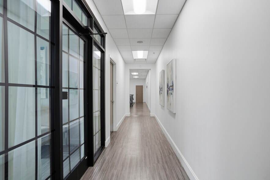 More Photos Of 160 Fountains Blvd, Madison Medical For Sale