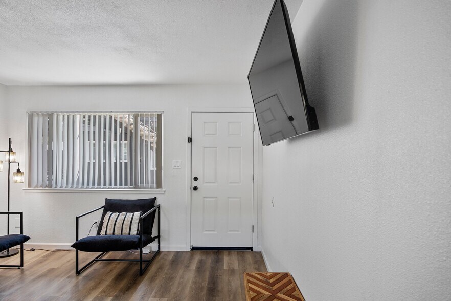 More Photos Of 116 Covena Ave, Modesto Apartments For Sale