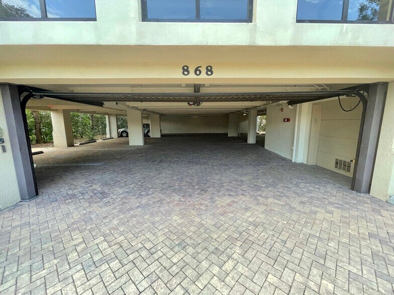 More Photos Of 862-868 102nd Ave N, Naples Office For Sale