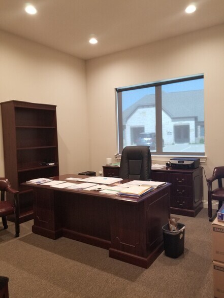 More Photos Of 4425 Plano Pkwy, Carrollton Office For Lease