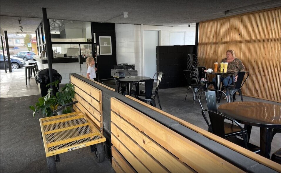 More Photos Of 420 S 1st Ave, Arcadia Freestanding For Lease