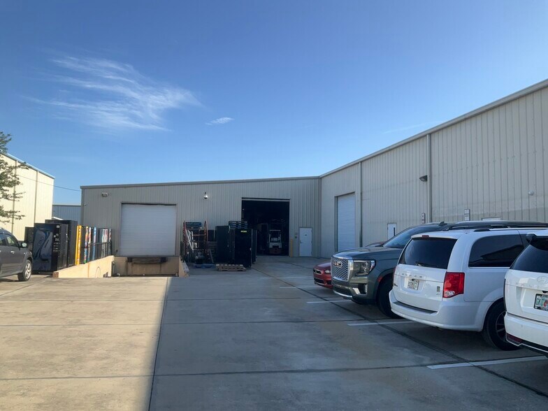 More Photos Of 11607 Prospect Dr, Odessa Manufacturing For Sale