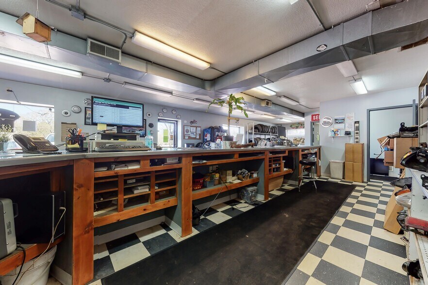 More Photos Of 1920 Wi-35, Somerset Auto Salvage Facility For Lease