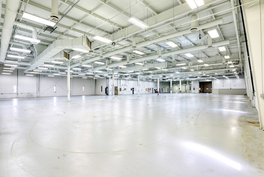 More Photos Of 109 Apremont Way, Westfield Manufacturing For Lease