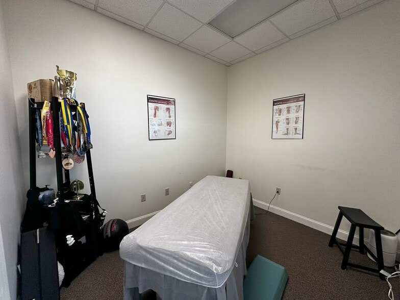 More Photos Of 3042 Valley Ave, Winchester Medical For Sale