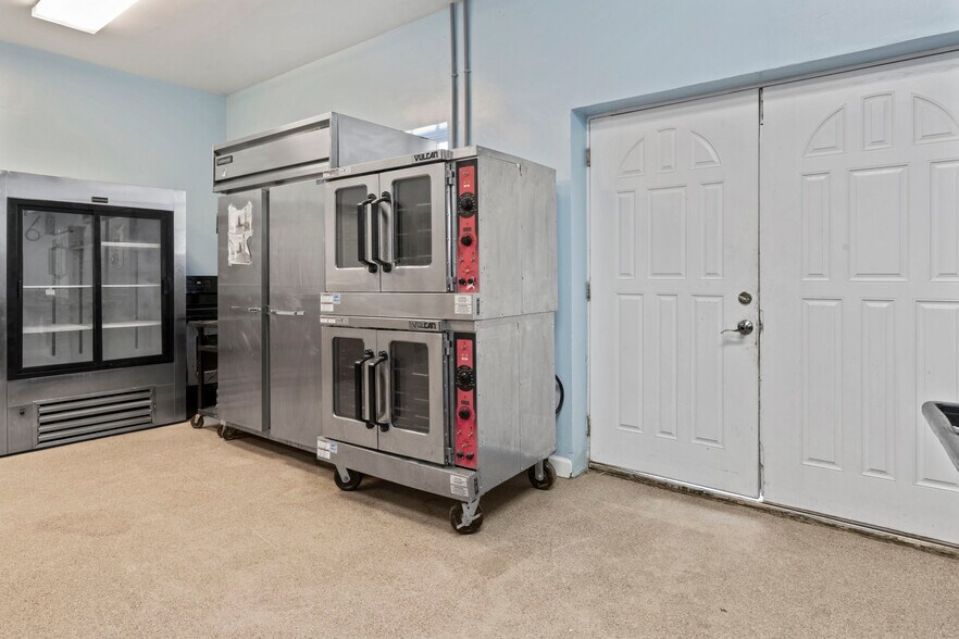 More Photos Of 23130 Briar Patch Ln, Middleburg Hospitality For Sale