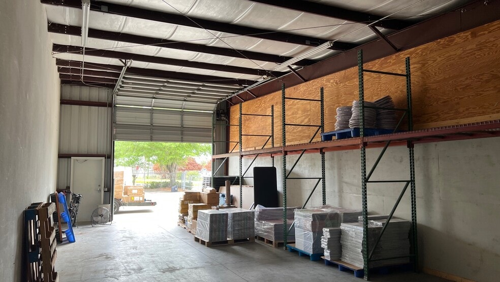 More Photos Of 5450 Commercial Blvd, Winter Haven Distribution For Lease
