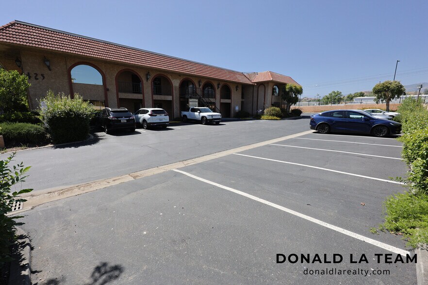 More Photos Of 425 W Bonita Ave, San Dimas Office For Sale
