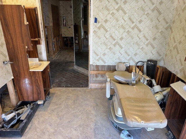 More Photos Of 6244 Poplar Ave, Memphis Medical For Sale