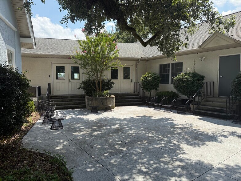 More Photos Of 4951 Jenkins Ave, North Charleston Office For Sale