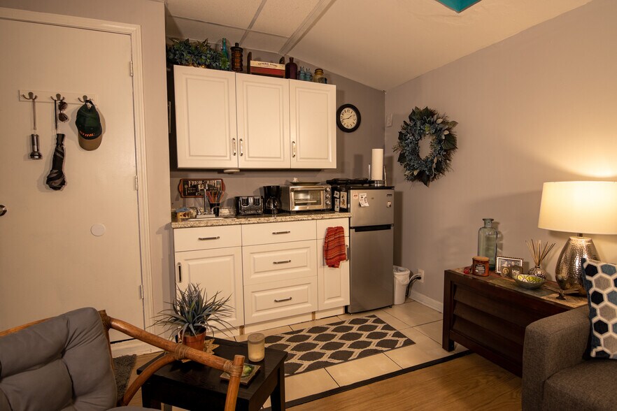 More Photos Of 1640 Northside Dr NW, Atlanta Storefront Retail Office For Sale