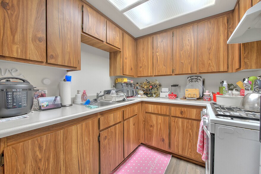 More Photos Of 275-299 Monte Vista St, La Habra Apartments For Sale