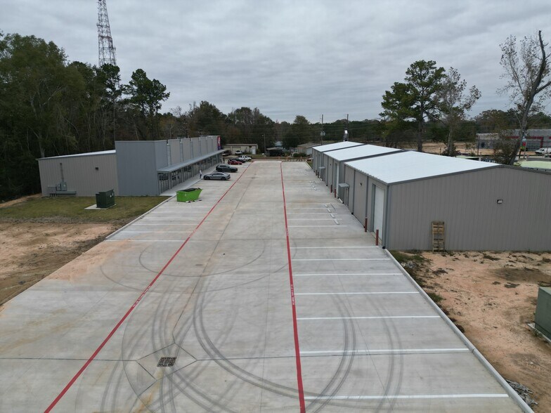 More Photos Of 26724 Morgan Cemetery Rd, Cleveland Freestanding For Lease