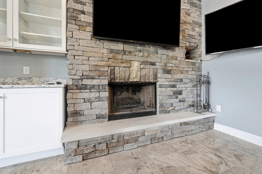 More Photos Of 8177 S Route 48, Maineville Office For Sale