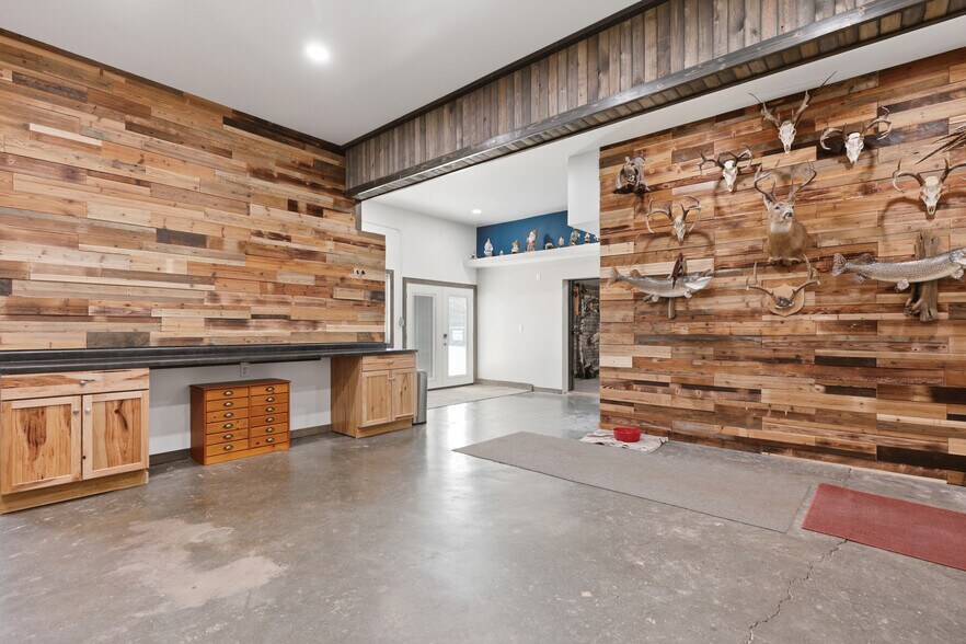 More Photos Of 11700 Sturgis Rd, Summerset Warehouse For Sale
