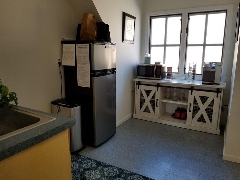 More Photos Of 325 Main St S, Southbury Medical For Lease