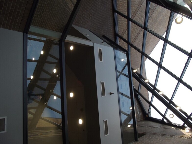 More Photos Of 77 W Elmwood Dr, Dayton Office For Lease