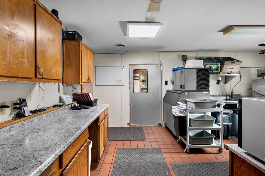 More Photos Of N12808 Northway Dr, Athelstane Restaurant For Sale