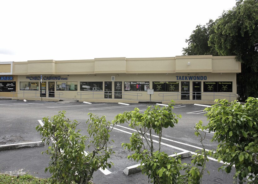 More Photos Of 10542-10552 Wiles Rd, Coral Springs Freestanding For Lease