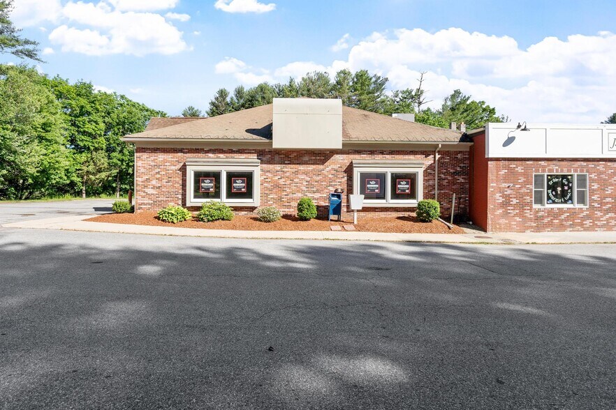 More Photos Of 225 Groton Rd, Westford Storefront Retail Office For Lease