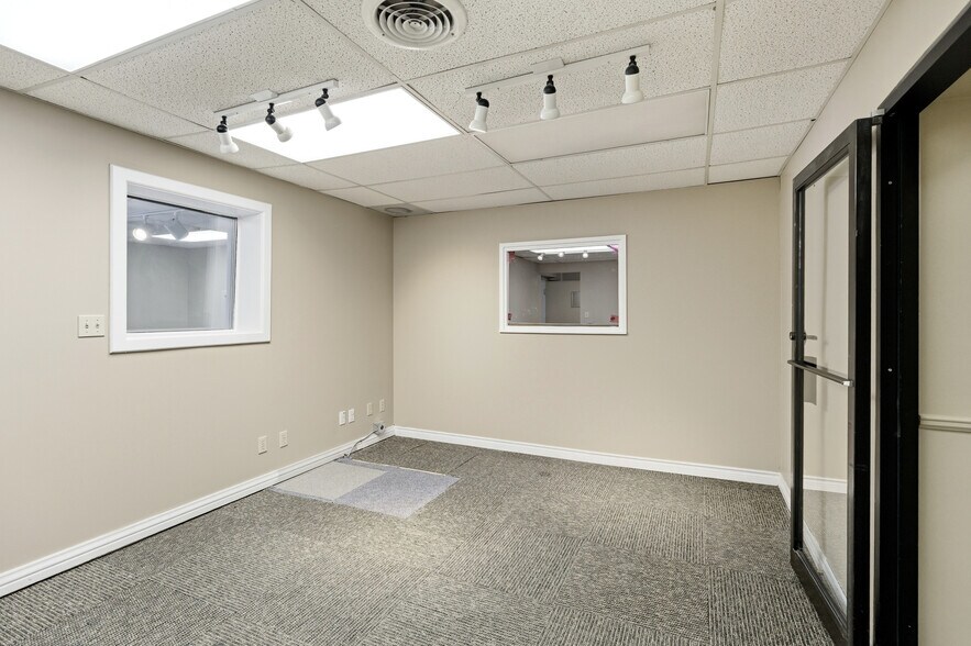 More Photos Of 642 Great Northern Rd, Sault Ste Marie Freestanding For Lease