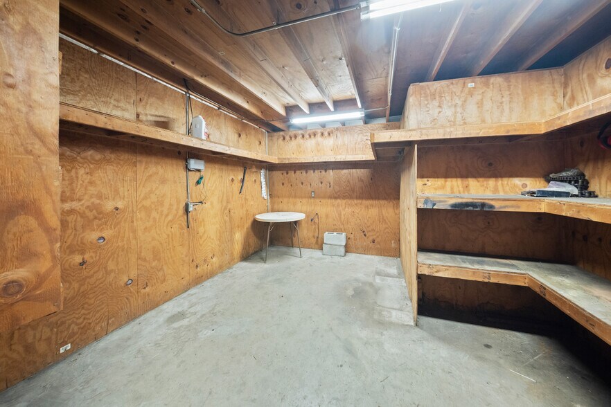 More Photos Of 100 Armco Rd, Ashland Manufacturing For Lease