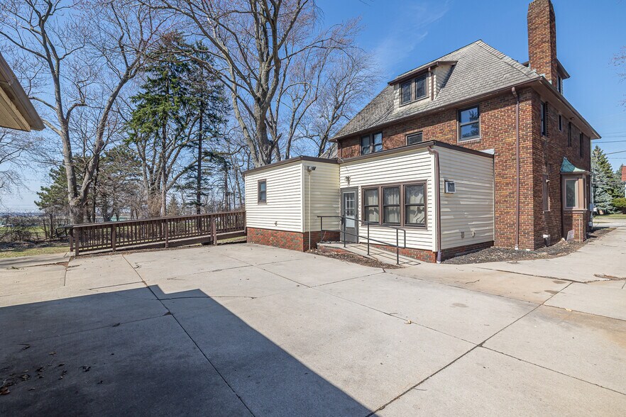 More Photos Of 10000 Granger Rd, Cleveland Assisted Living For Sale