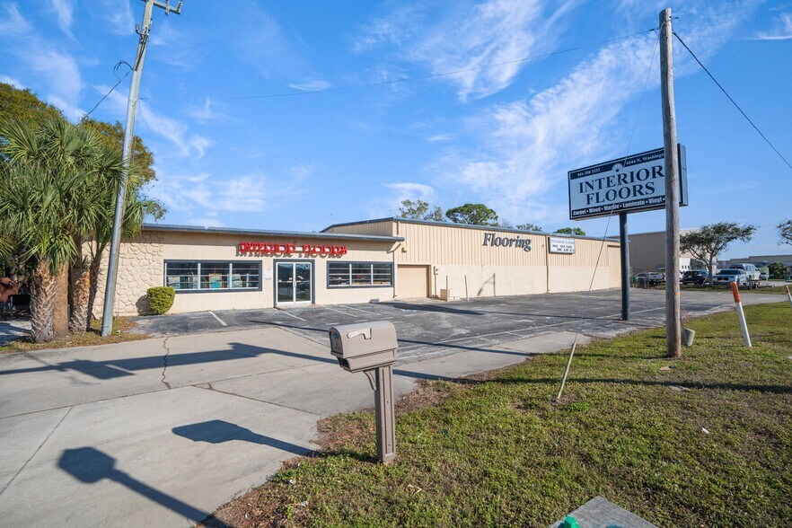 More Photos Of 4444 N Washington Blvd, Sarasota Warehouse For Sale