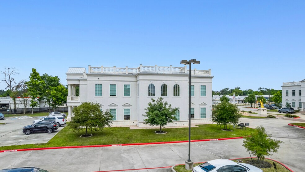More Photos Of 815 W Davis St, Conroe Office For Sale